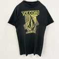古着 used　VOLCOM　ボルコム　半袖ロゴプリントＴシャツ　黒　ブラック　レトロデザイン　ストリート　クルーネック　Sサイズ