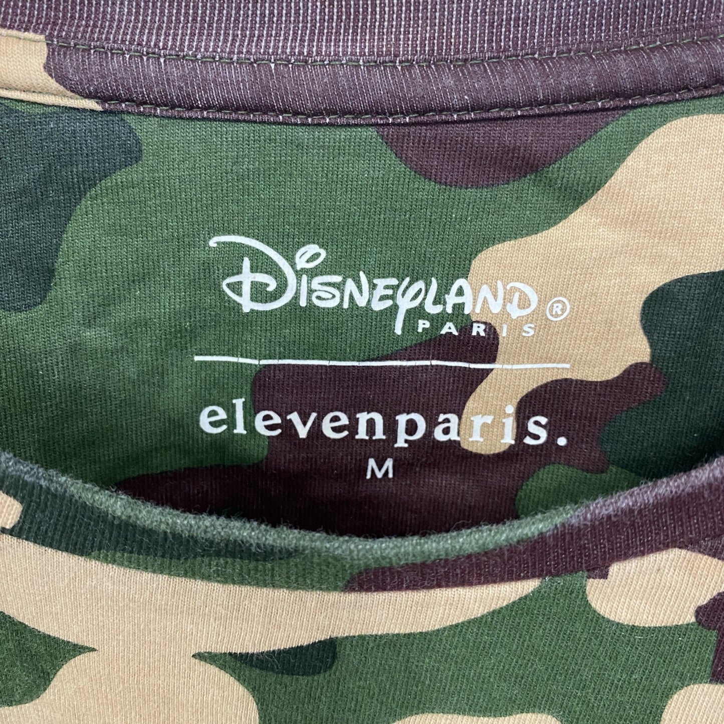 古着 used　Disney ディズニー　半袖迷彩柄ミッキープリントTシャツ　クルーネック　レトロ　刺繍ロゴ　カモ柄　Mサイズ