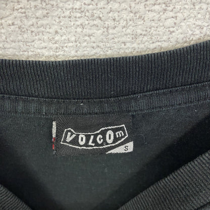 古着 used　VOLCOM　ボルコム　半袖ロゴプリントＴシャツ　黒　ブラック　レトロデザイン　ストリート　クルーネック　Sサイズ