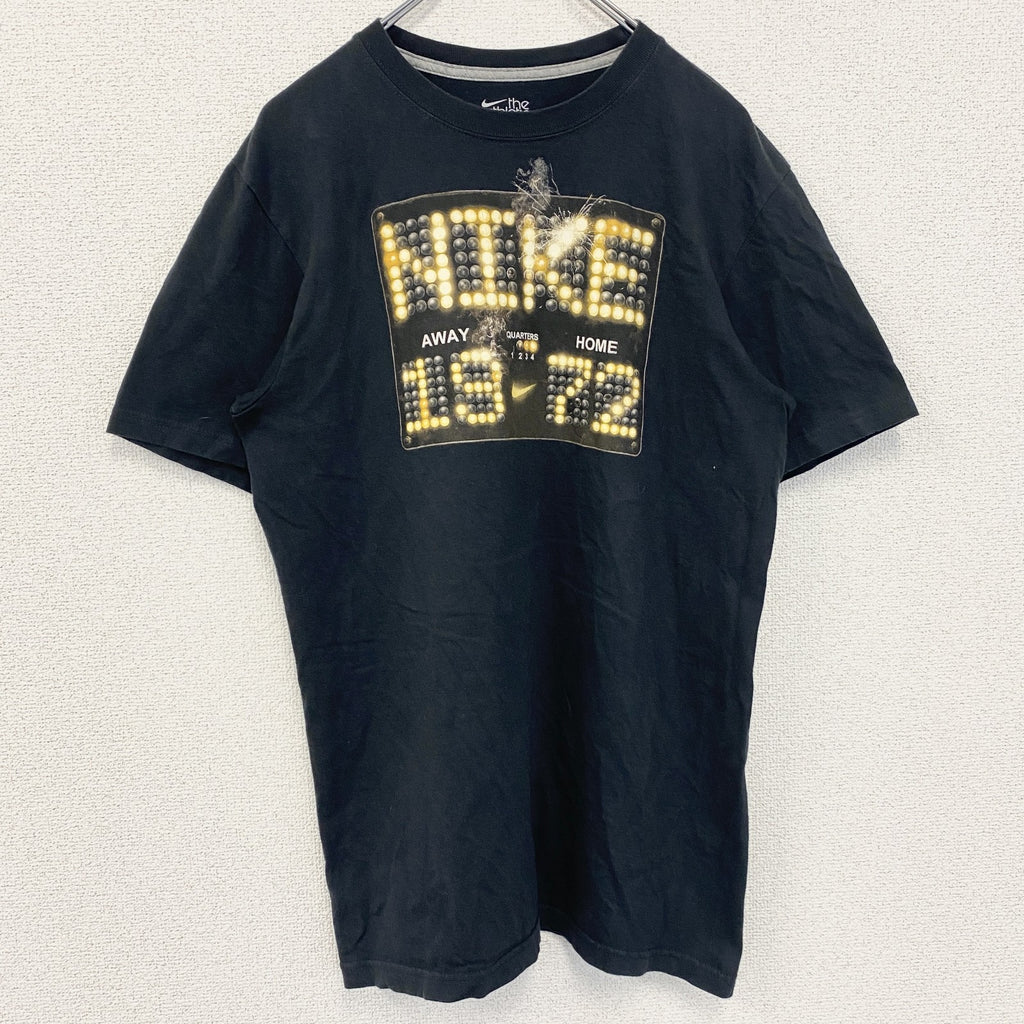古着 used　NIKE ナイキ　半袖プリントTシャツ　スウッシュロゴ　クルーネック　バスケ　レトロ　黒　ブラック　Mサイズ