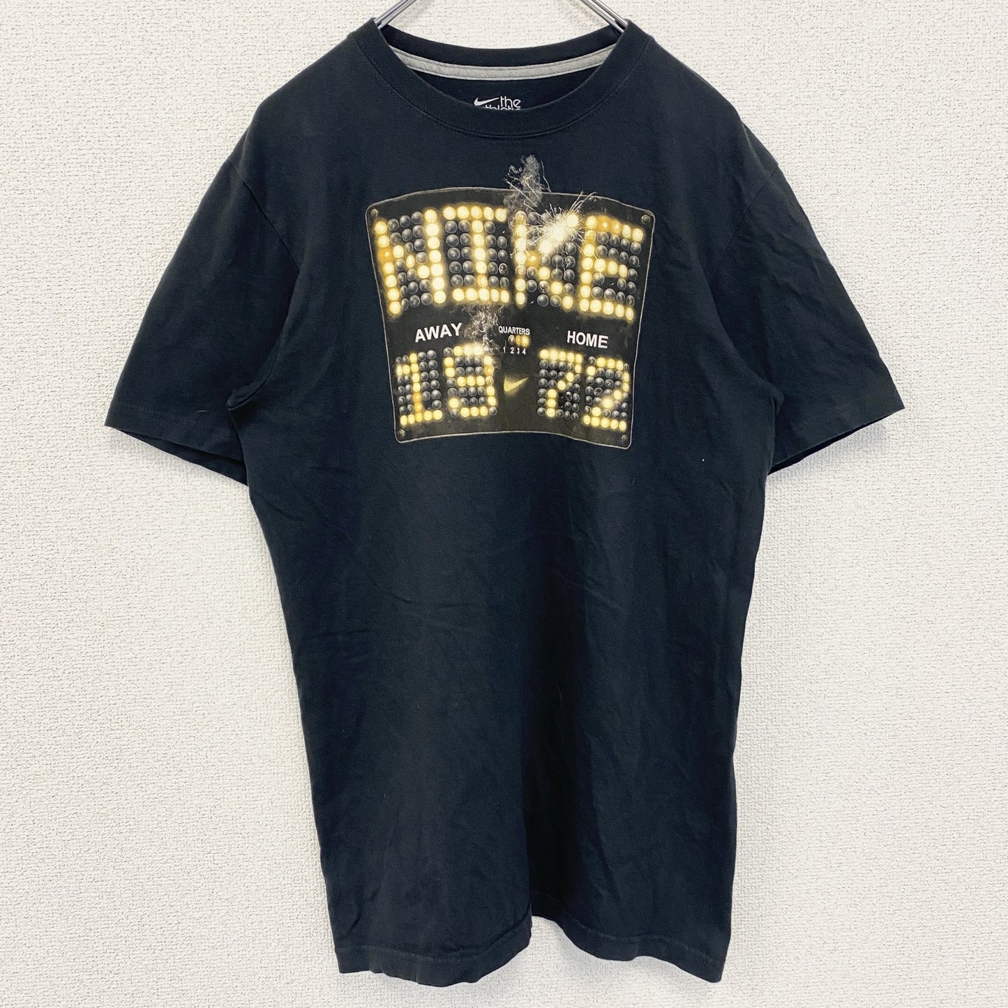 古着 used　NIKE ナイキ　半袖プリントTシャツ　スウッシュロゴ　クルーネック　バスケ　レトロ　黒　ブラック　Mサイズ
