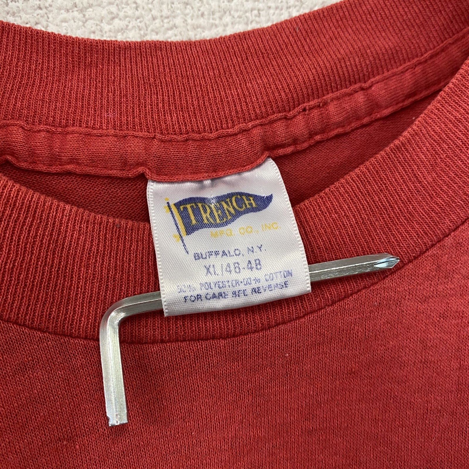 90s　TRENCH　NFL　バッファロービルズ　半袖プリントTシャツ　シングルステッチ　アーチプリント　赤　レッド　XLサイズ