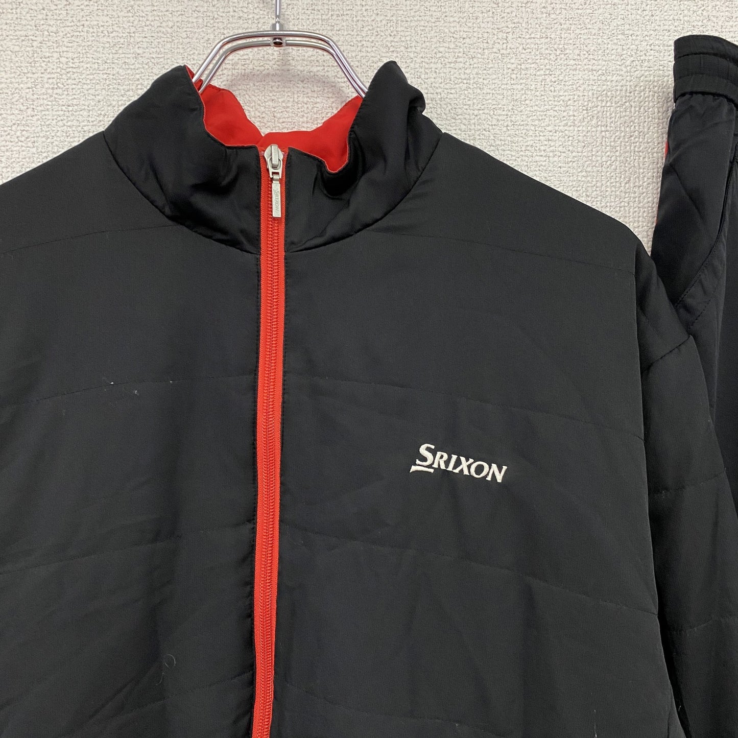SRIXON　スリクソン　ジャージセットアップ　トラックジャケット　トラックパンツ　中綿入り　刺繍ロゴ　黒　ブラック　Lサイズ