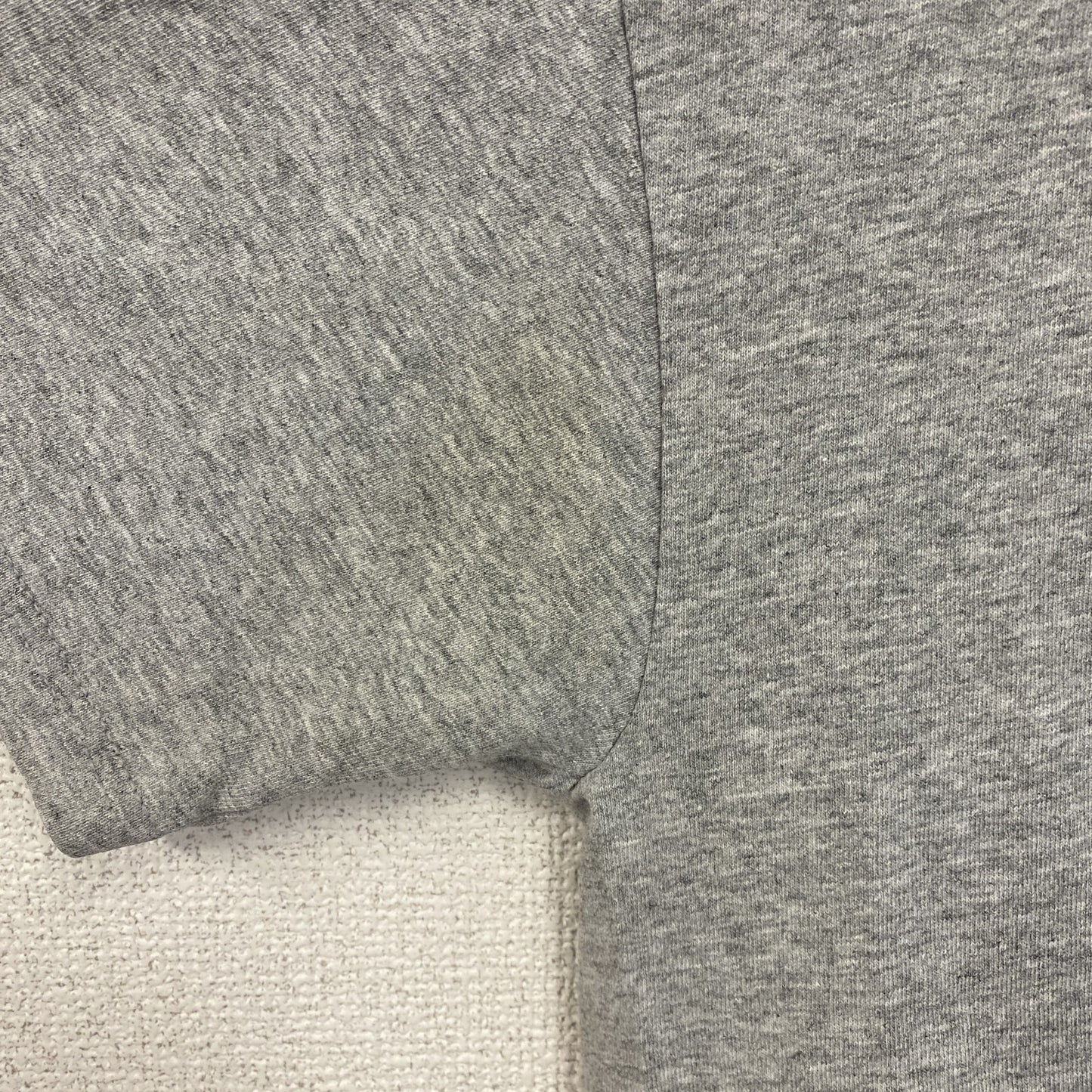 古着 used　FRUIT OF THE LOOM フルーツオブザルーム　半袖ワンポイントTシャツ　バックプリント　グレー　M