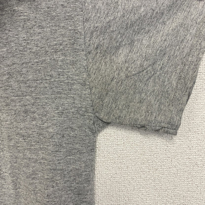 古着 used　FRUIT OF THE LOOM フルーツオブザルーム　半袖ワンポイントTシャツ　バックプリント　グレー　M