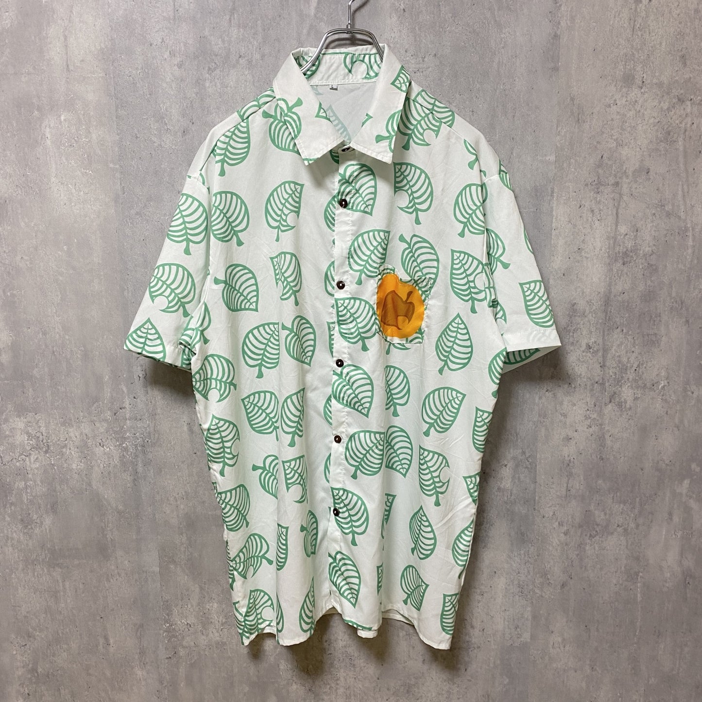 古着 used　半袖総柄デザインシャツ　アロハシャツ　白　緑　葉っぱ柄　リーフ柄　レトロ　ワンポイント　緑　白　Lサイズ