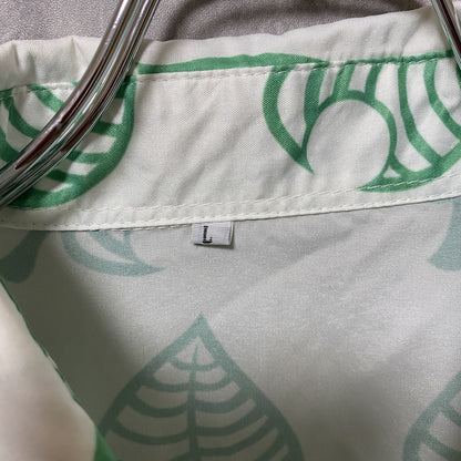古着 used　半袖総柄デザインシャツ　アロハシャツ　白　緑　葉っぱ柄　リーフ柄　レトロ　ワンポイント　緑　白　Lサイズ