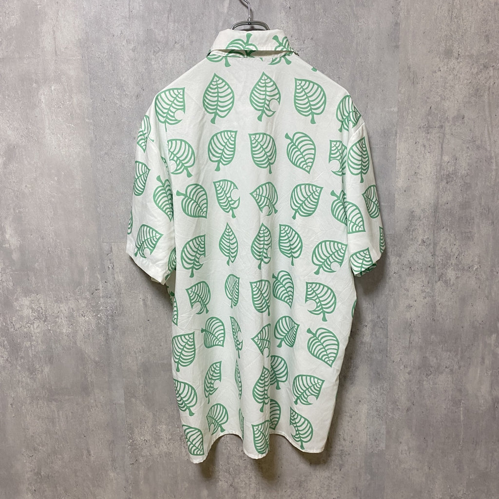 古着 used　半袖総柄デザインシャツ　アロハシャツ　白　緑　葉っぱ柄　リーフ柄　レトロ　ワンポイント　緑　白　Lサイズ