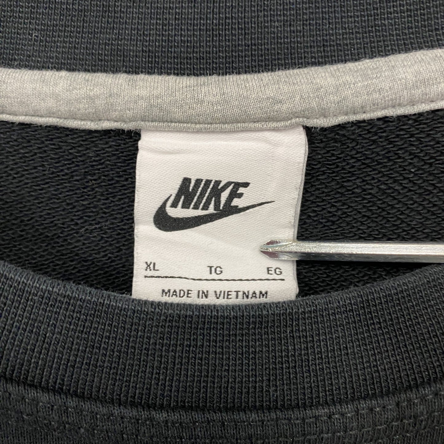 NIKE　ナイキ　スウェット/トレーナー　スウッシュ　黒　ブラック　XLサイズ