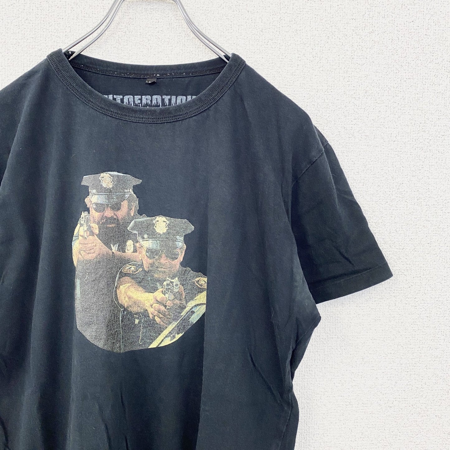 古着 used　半袖プリントTシャツ　レトロデザイン　クルーネック　警官　ポリス　POLICE　黒　ブラック　Mサイズ