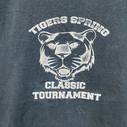GILDAN　TIGERS SPRING　半袖プリントTシャツ　チームT　カレッジタイプ　黒　ブラック　Lサイズ