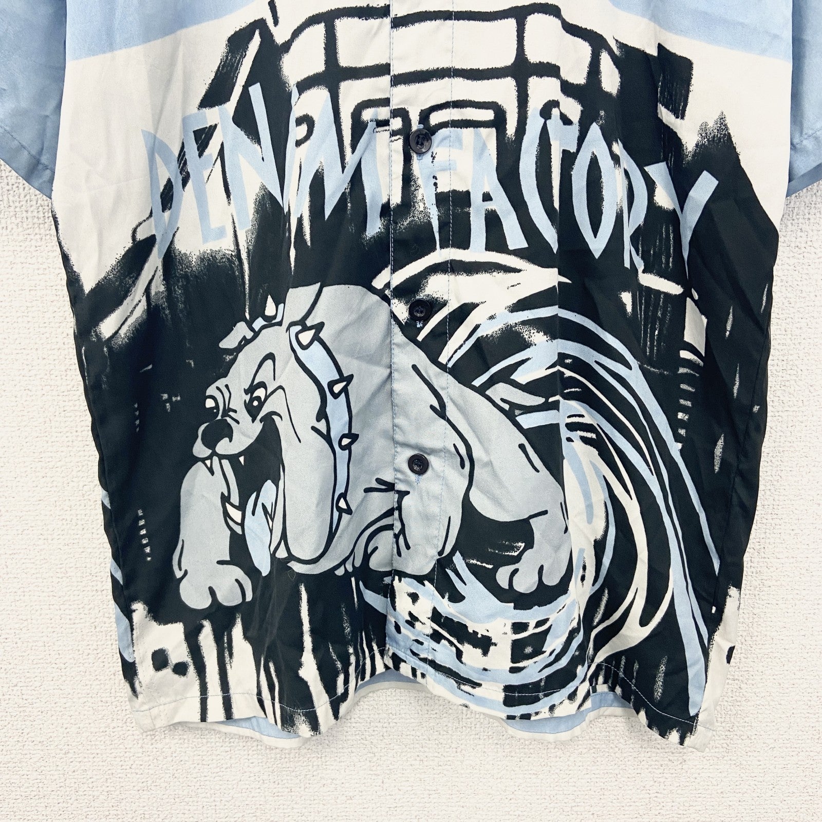 古着 used　Urban　半袖デザインシャツ　ライトブルー　水色　レトロデザイン　総柄　個性的　夏物　XSサイズ