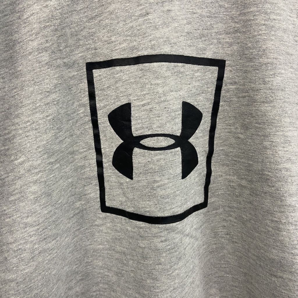 UNDER ARMOUR　アンダーアーマー　スウェットパーカー/フーディー　デカロゴ　灰色　グレー　XLサイズ