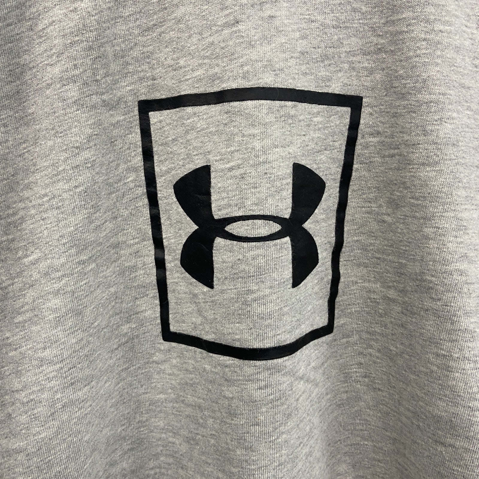 UNDER ARMOUR　アンダーアーマー　スウェットパーカー/フーディー　デカロゴ　灰色　グレー　XLサイズ