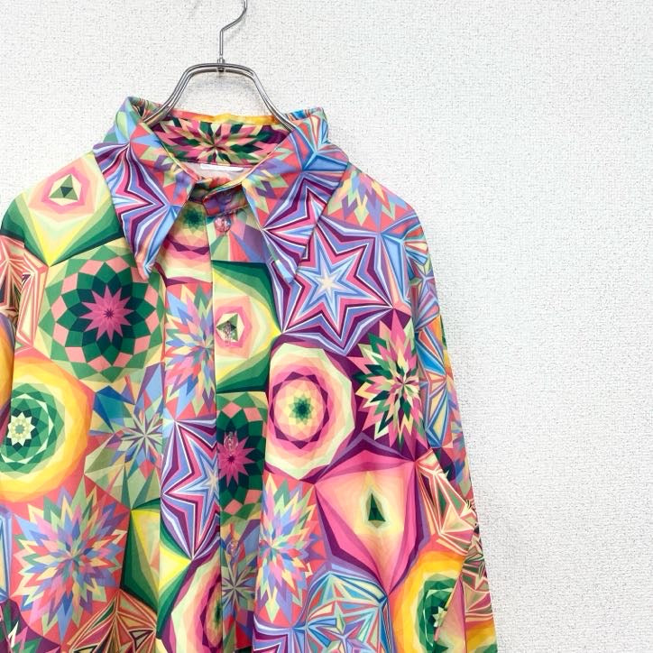古着 used　長袖プリント柄シャツ　カラフル　Abstract Colorful　サイケデリック　総柄　アート　幾何学模様　