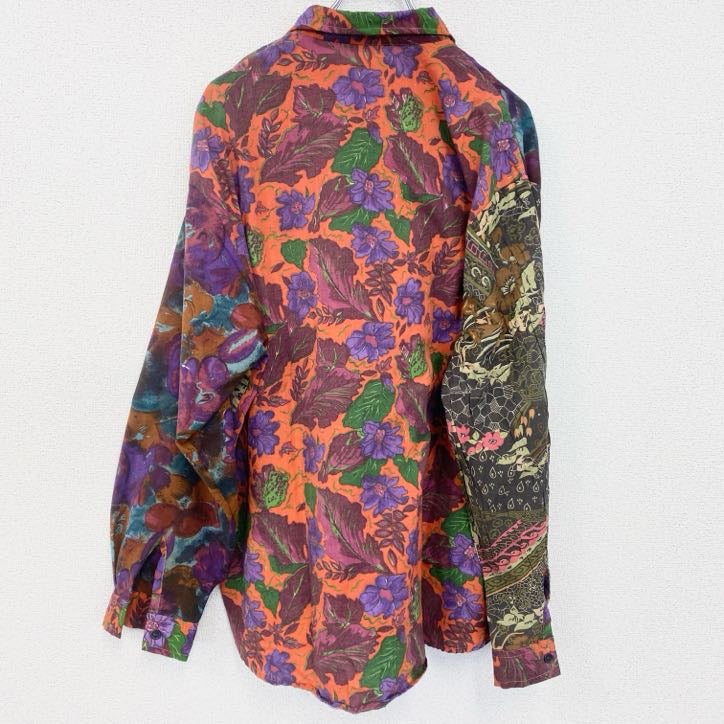 古着 used　長袖プリント柄シャツ　レトロデザイン　胸ポケット　総柄　花　フラワー　リーフ　サイケデリック　