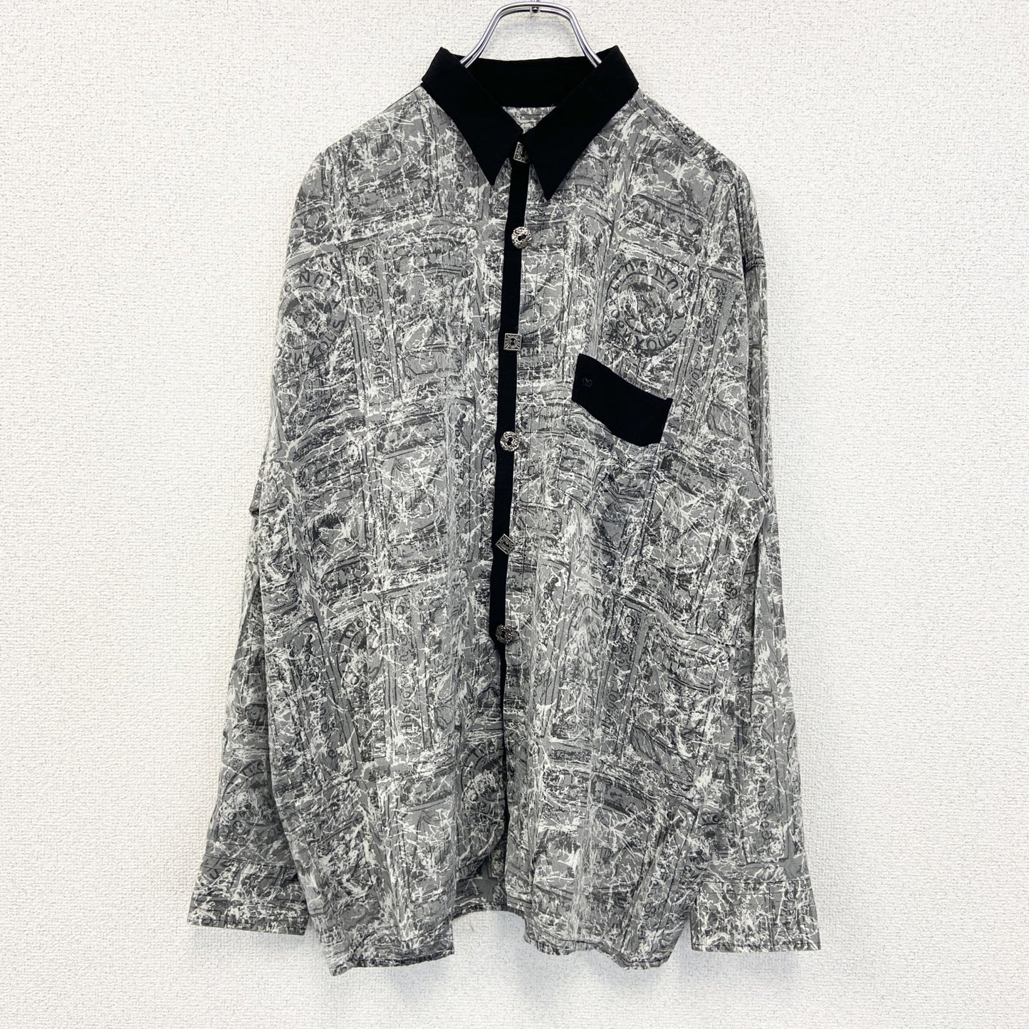 古着 used　Maurice Emde　長袖総柄シャツ　個性的　イタリア製　ポッケ付き　レトロデザイン　カジュアル　Lサイズ