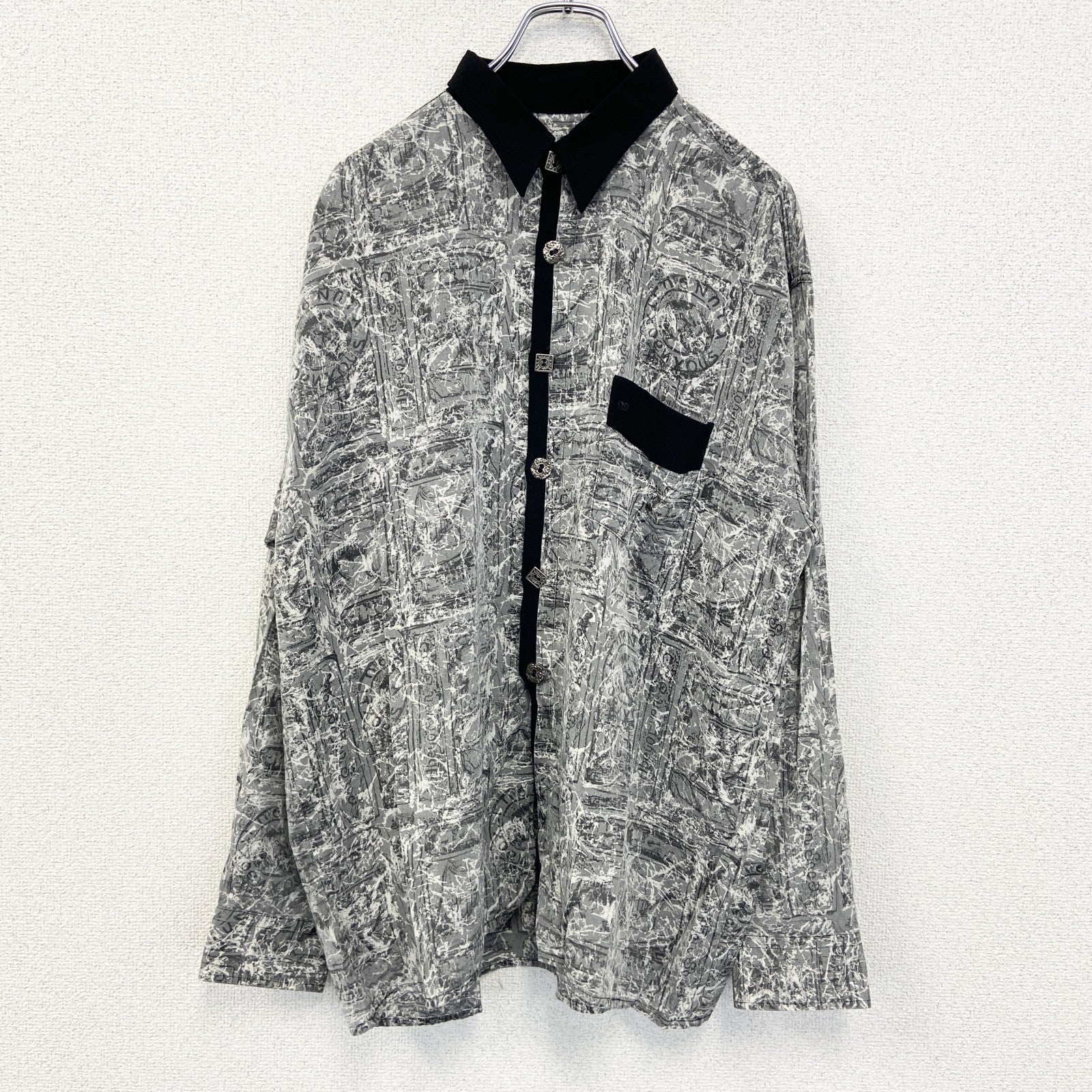 古着 used　Maurice Emde　長袖総柄シャツ　個性的　イタリア製　ポッケ付き　レトロデザイン　カジュアル　Lサイズ