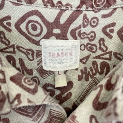 古着 used　長袖プリント柄シャツ　総柄　古代文字　カジュアル　胸ポケット　レトロデザイン　ベージュ　赤　Lサイズ