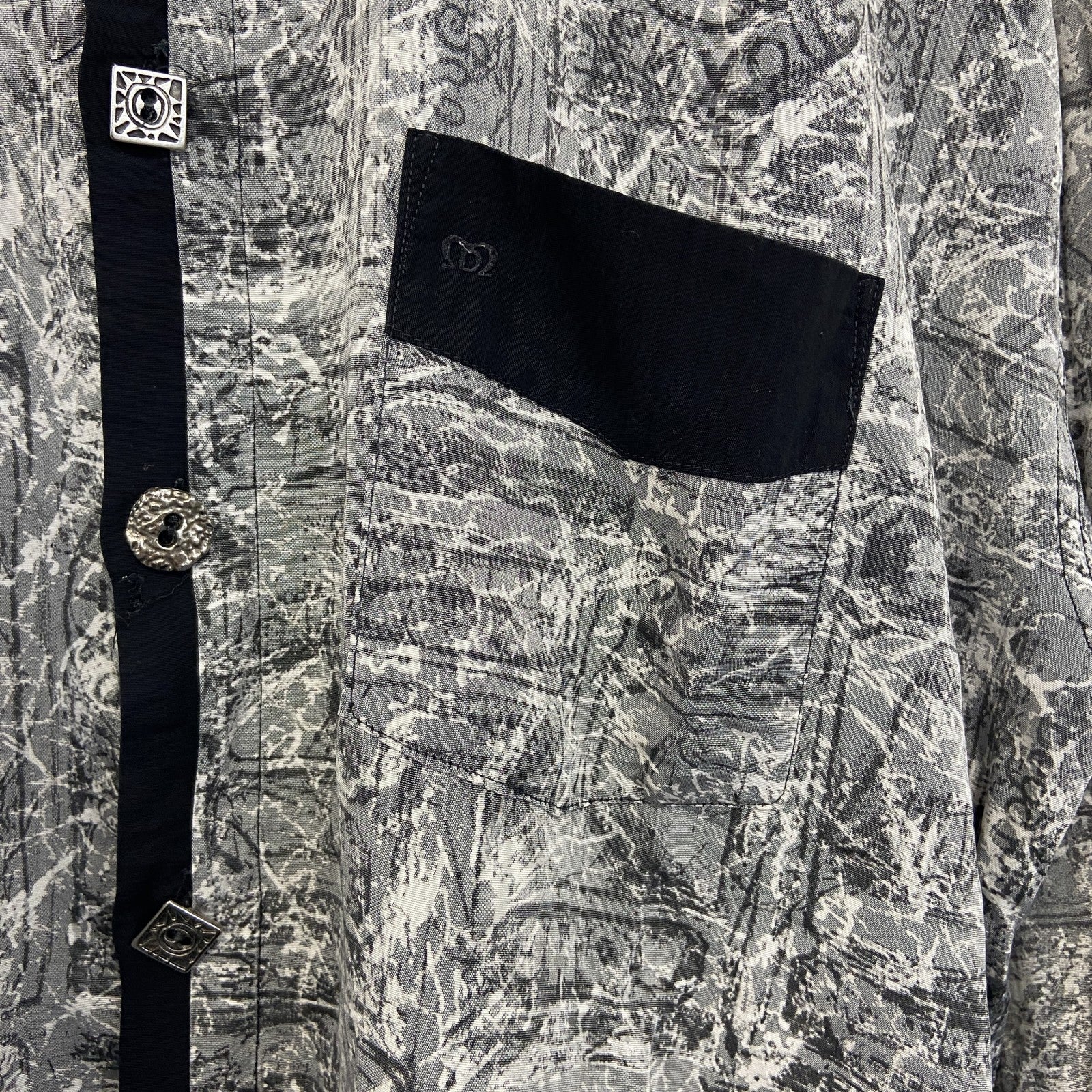 古着 used　Maurice Emde　長袖総柄シャツ　個性的　イタリア製　ポッケ付き　レトロデザイン　カジュアル　Lサイズ