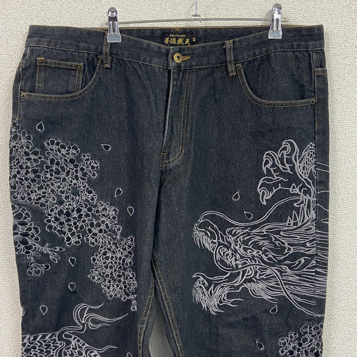不俱戴天　フグタイテン　デニムパンツ/ジーンズ　刺繡　ジップフライ　黒　ブラック　W40サイズ