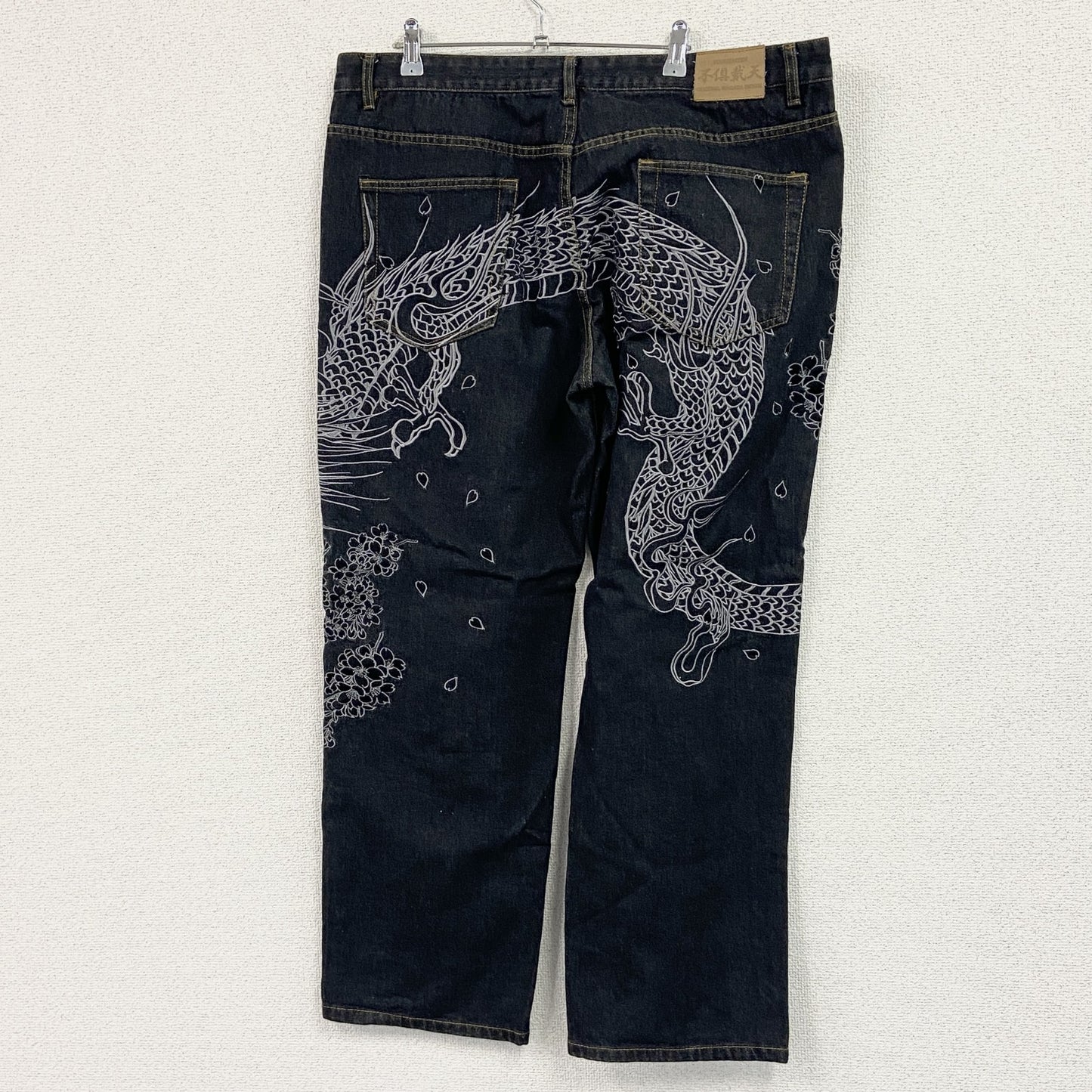 不俱戴天　フグタイテン　デニムパンツ/ジーンズ　刺繡　ジップフライ　黒　ブラック　W40サイズ