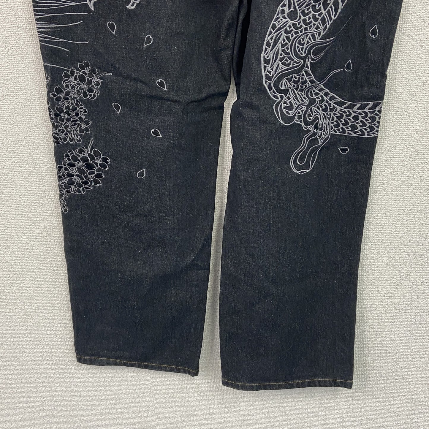 不俱戴天　フグタイテン　デニムパンツ/ジーンズ　刺繡　ジップフライ　黒　ブラック　W40サイズ