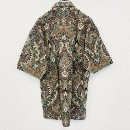 古着 used　Singapore　半袖プリント柄シャツ　総柄　バティックシャツ　レトロデザイン　民族　幾何学　緑　グリーン
