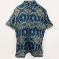 古着 used　IKAT BALI　半袖プリント柄シャツ　総柄　エスニック　レトロデザイン　胸ポケット　ブルー　青　Mサイズ　