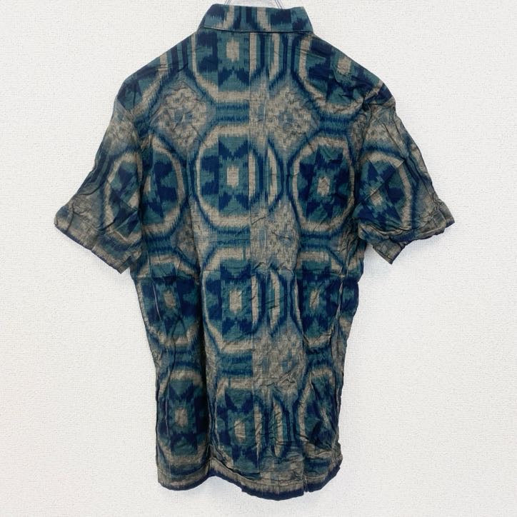 古着 used　IKAT BALI　半袖プリント柄シャツ　総柄　エスニック　レトロデザイン　胸ポケット　ブルー　青　Mサイズ　