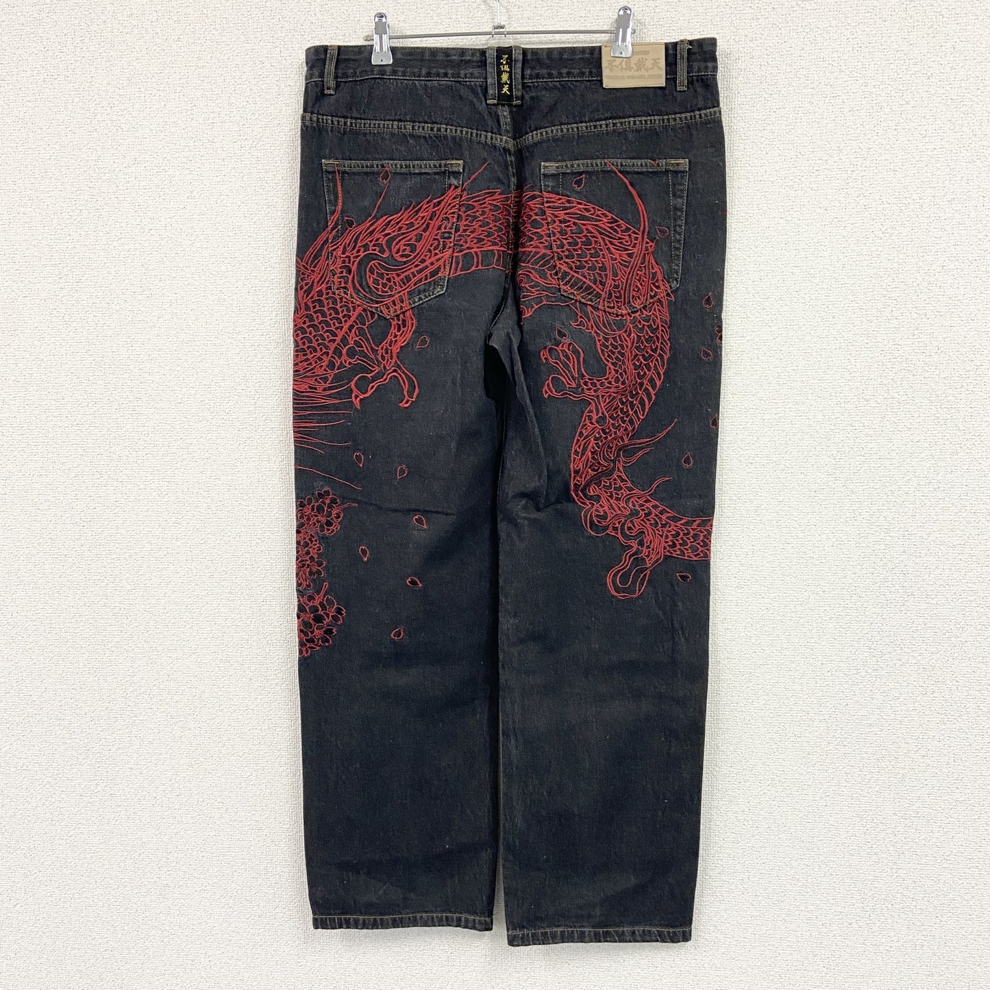 不俱戴天　フグタイテン　デニムパンツ/ジーンズ　刺繡　ジップフライ　黒　ブラック　W38サイズ