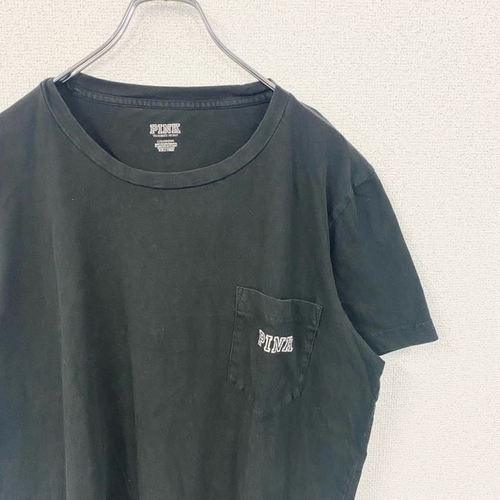 古着 used　PINK　ヴィクトリアシークレット　半袖ワンポイントTシャツ　バックプリント　胸ポケット　犬　黒　Lサイズ