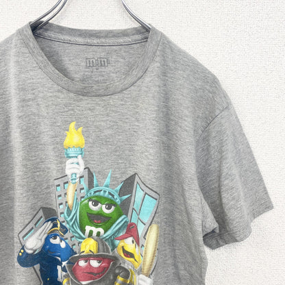 古着 used　半袖アニメプリントTシャツ　m&m's　灰色　　グレー　ライトグレー　クルーネック　レトロデザイン　Mサイズ
