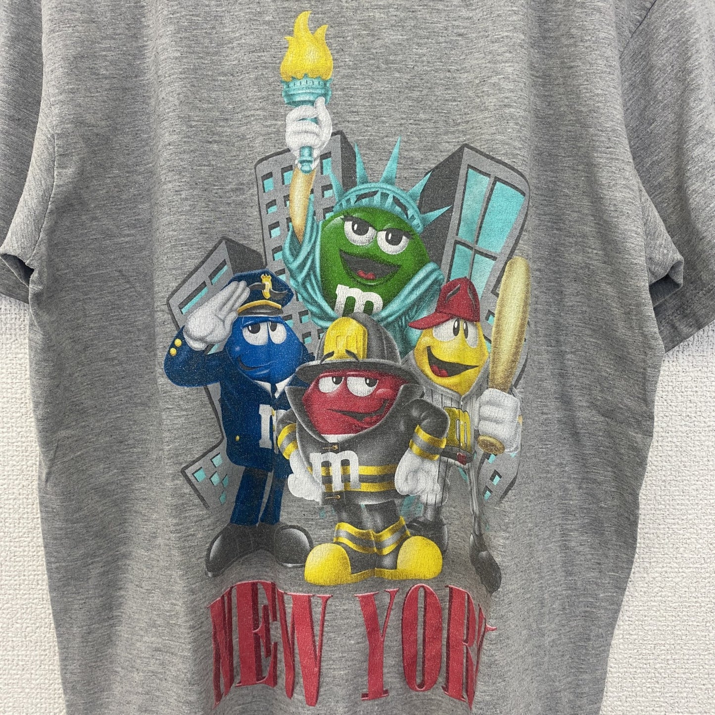 古着 used　半袖アニメプリントTシャツ　m&m's　灰色　　グレー　ライトグレー　クルーネック　レトロデザイン　Mサイズ