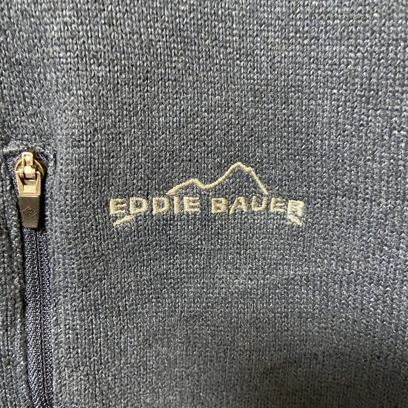 EDDIE BAUER　エディバウアー　ワンポイント刺繍フリース　ハイネックブルゾン　ネイビー　秋冬服　Lサイズ
