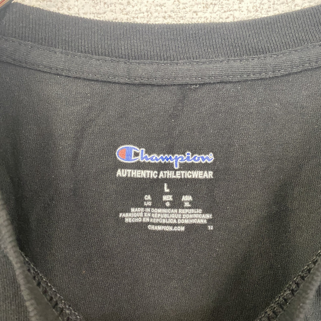 古着 used　Champion　チャンピオン　半袖ワンポイントプリントTシャツ　SHSM TITANS　黒　春夏服　Lサイズ