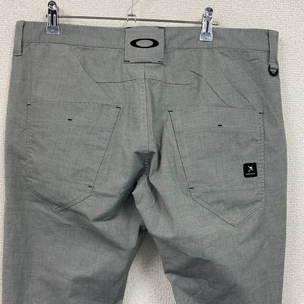 OAKLEY　オークリー　チノパン　ゴルフパンツ　ワンポイントロゴ　灰色　グレー　W38サイズ