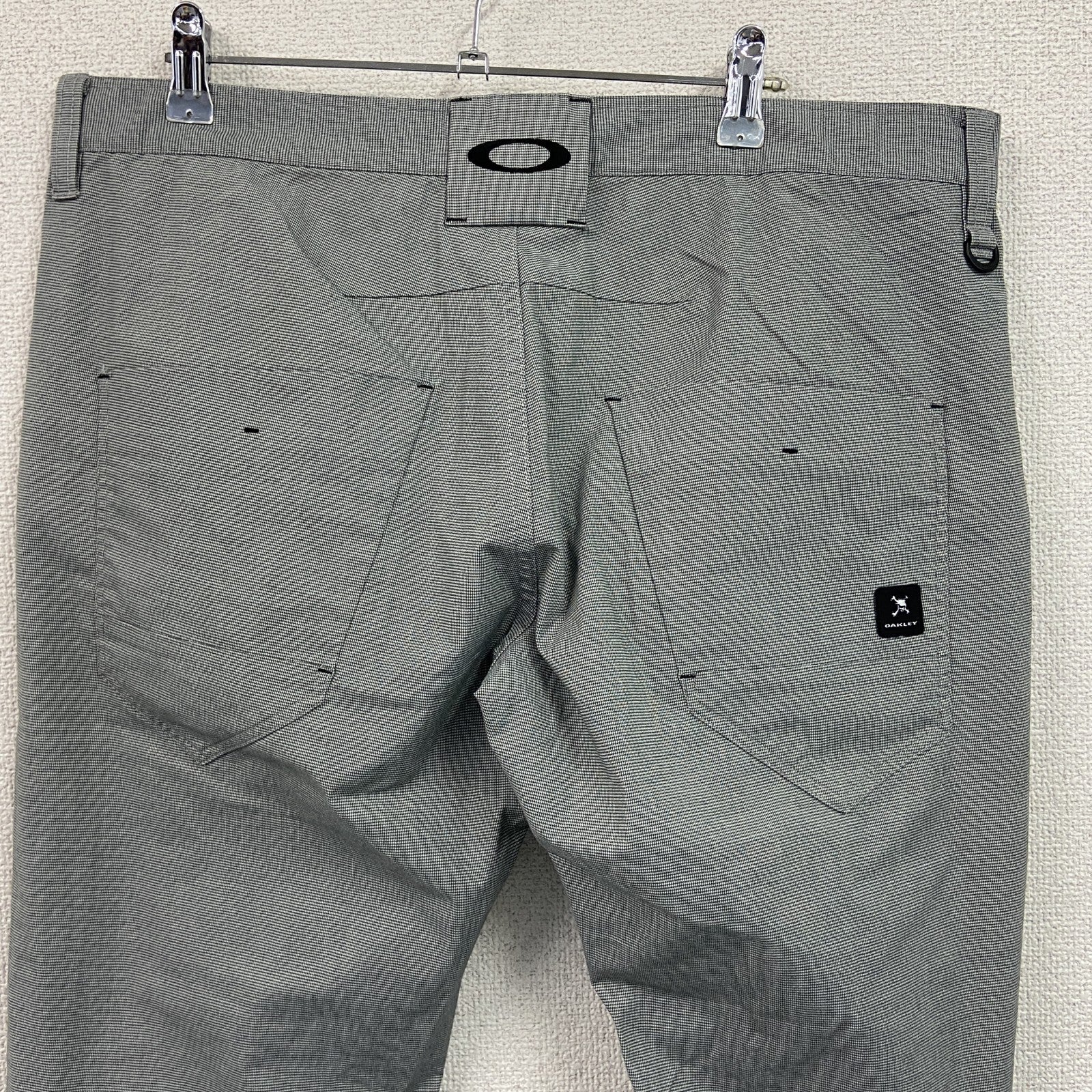 OAKLEY　オークリー　チノパン　ゴルフパンツ　ワンポイントロゴ　灰色　グレー　W38サイズ