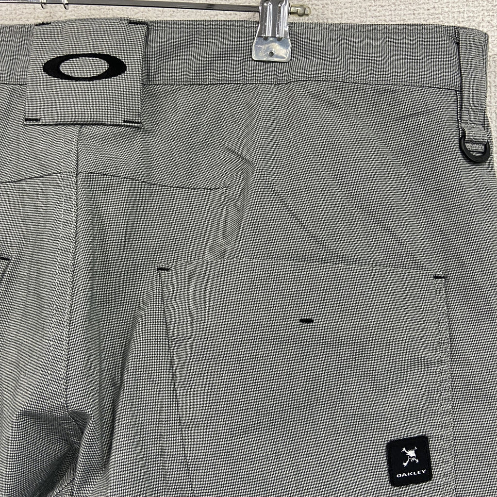 OAKLEY　オークリー　チノパン　ゴルフパンツ　ワンポイントロゴ　灰色　グレー　W38サイズ
