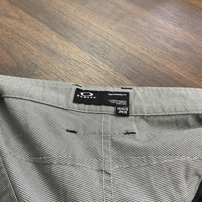 OAKLEY　オークリー　チノパン　ゴルフパンツ　ワンポイントロゴ　灰色　グレー　W38サイズ
