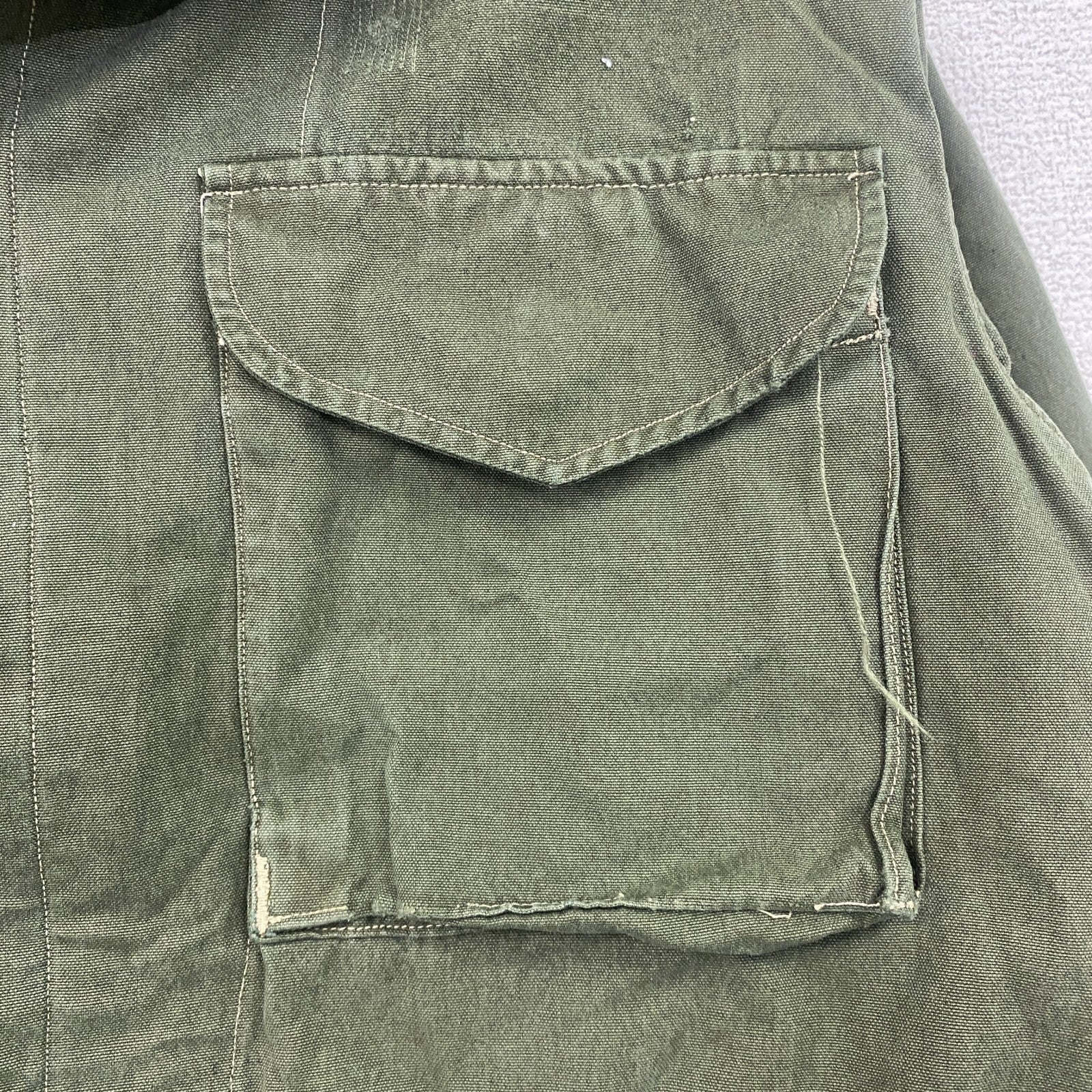 フィールドジャケット　ミリタリージャケット　カーキ