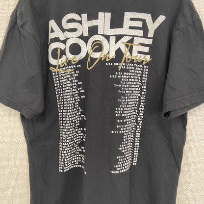 COMEFORT COLOAS　半袖プリントシンガーTシャツ　アシュリー・クック　ビッグデザイン　黒　ブラック　Mサイズ