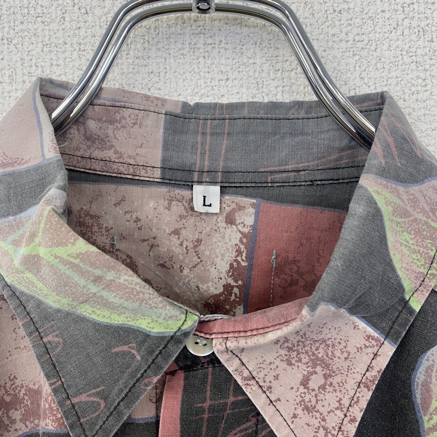 古着 used　長袖プリント柄シャツ　総柄　リーフ　ボタニカル柄　胸ポケット　レトロデザイン　幾何学模様　Lサイズ