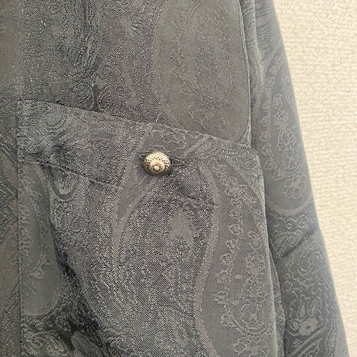 古着 used　長袖柄シャツ　ペイズリー　総柄　比翼ボタン　胸ポケット　レトロデザイン　幾何学模様　XLサイズ
