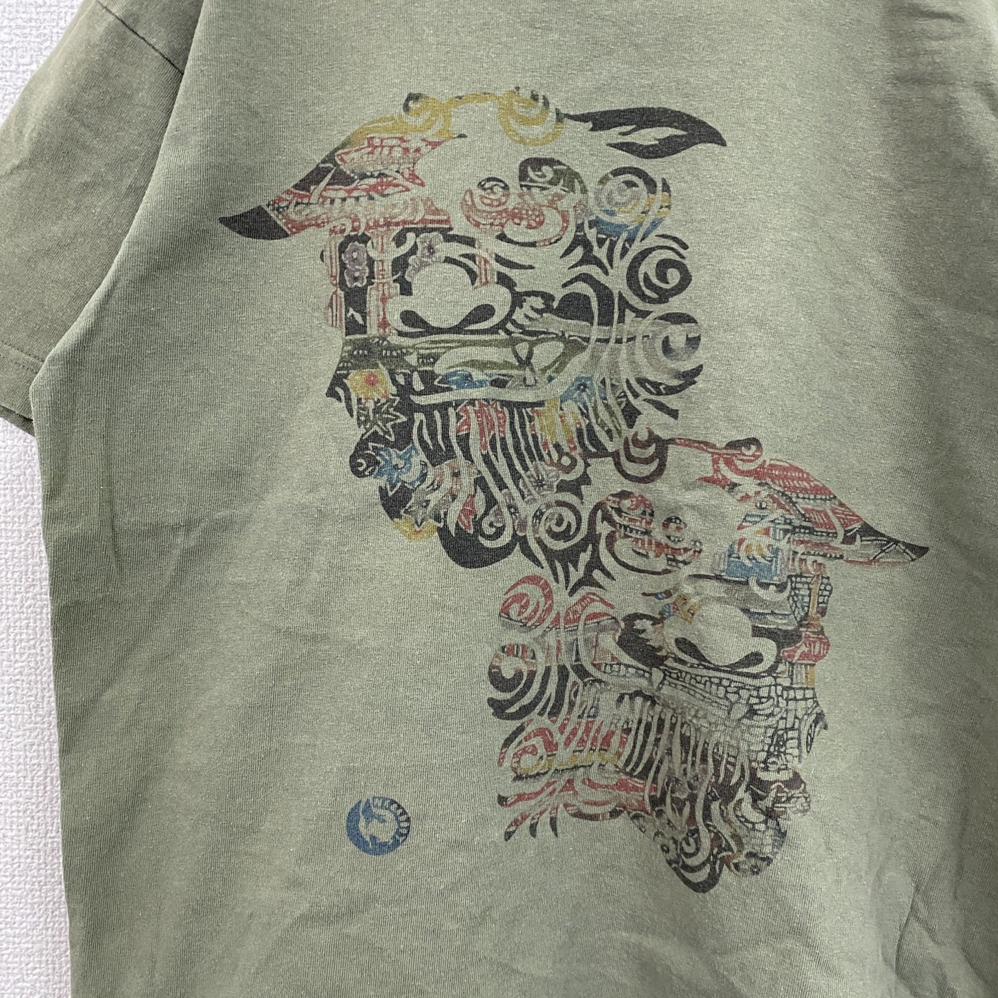 RYUKYU PIRAS　半袖プリントTシャツ　シーサー　獣像　ビックデザイン　クルーネック　カーキ　Lサイズ