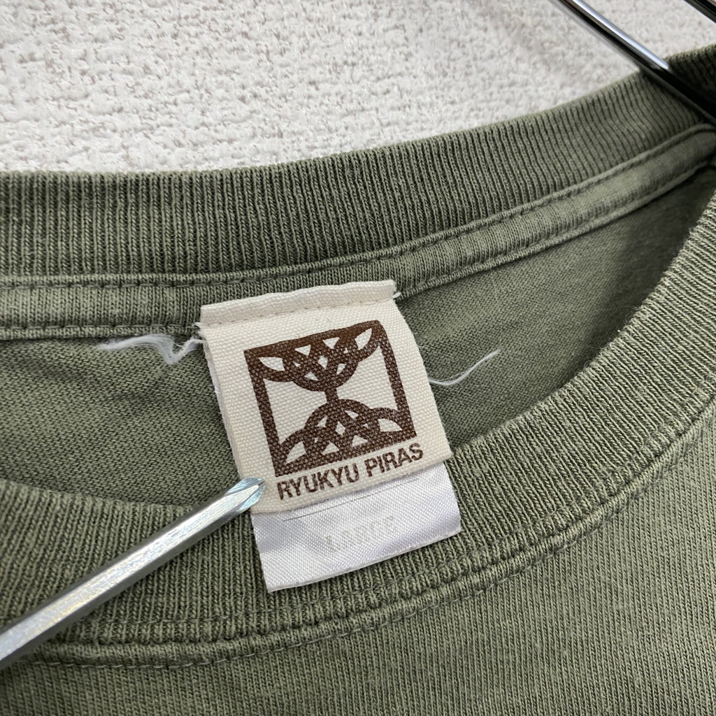 RYUKYU PIRAS　半袖プリントTシャツ　シーサー　獣像　ビックデザイン　クルーネック　カーキ　Lサイズ