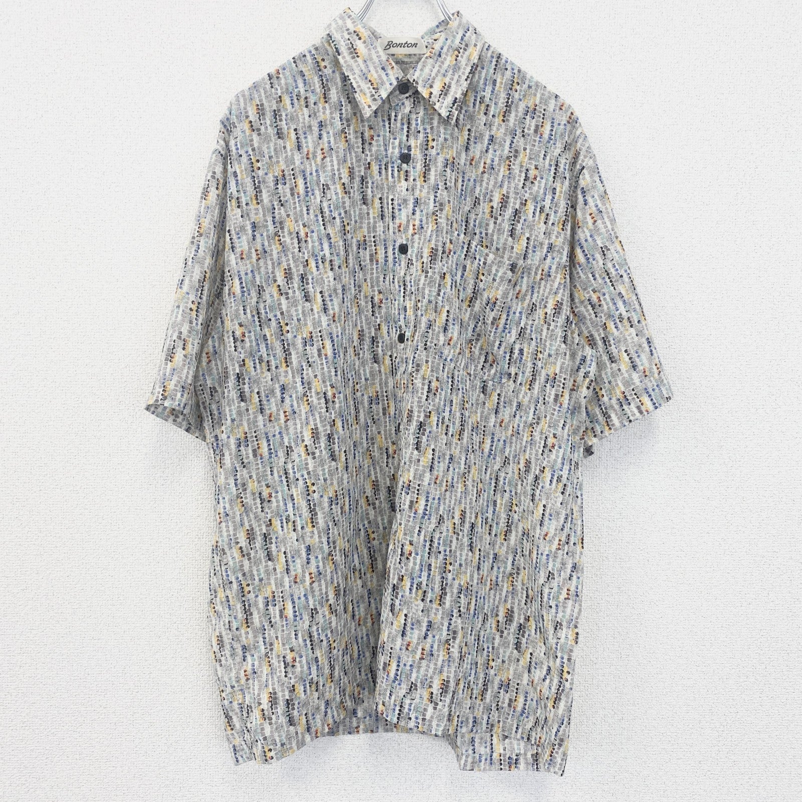 古着 used　Bonton　半袖プリント総柄シャツ　レトロデザイン　幾何学　胸ポケット　カラフル　カジュアル　