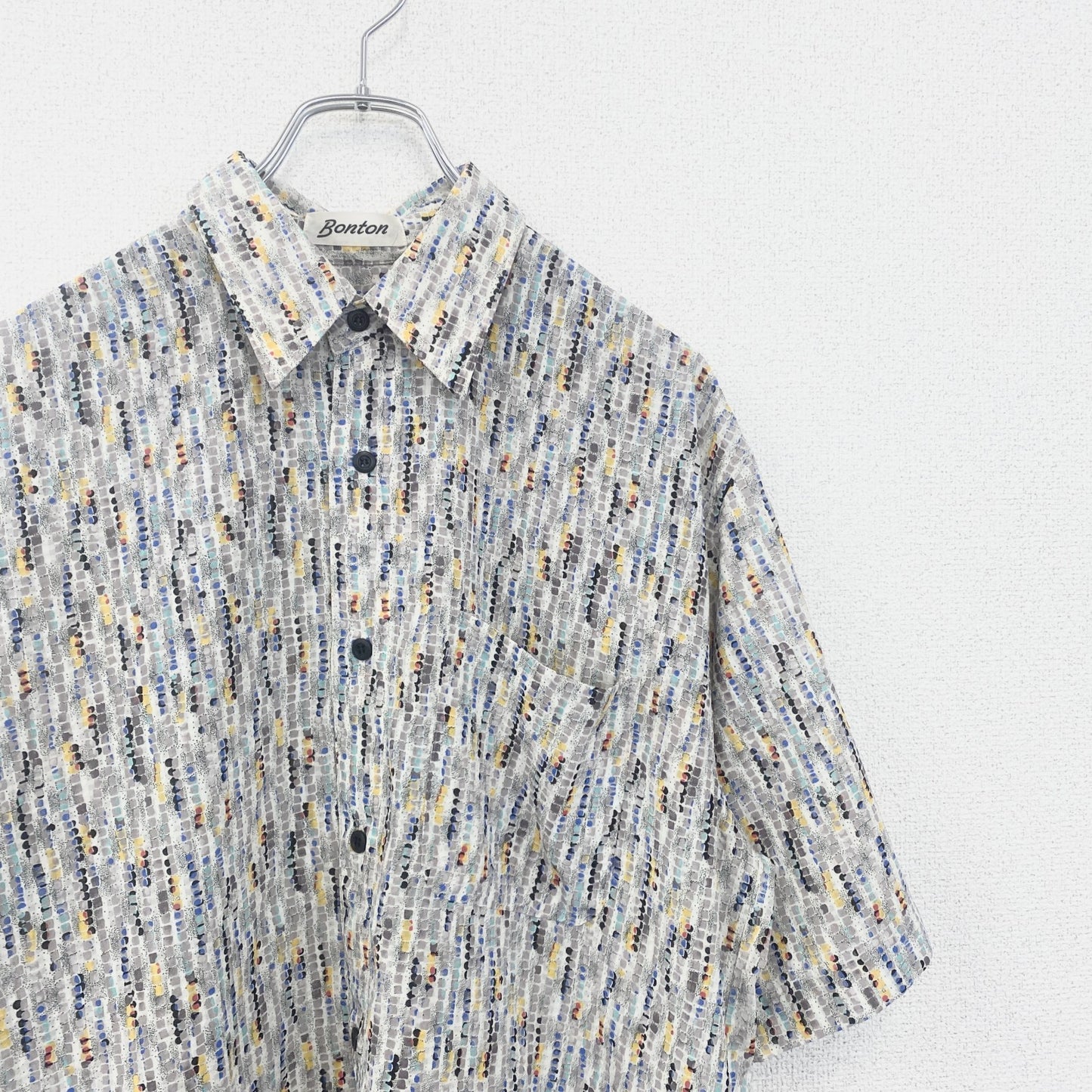 古着 used　Bonton　半袖プリント総柄シャツ　レトロデザイン　幾何学　胸ポケット　カラフル　カジュアル　