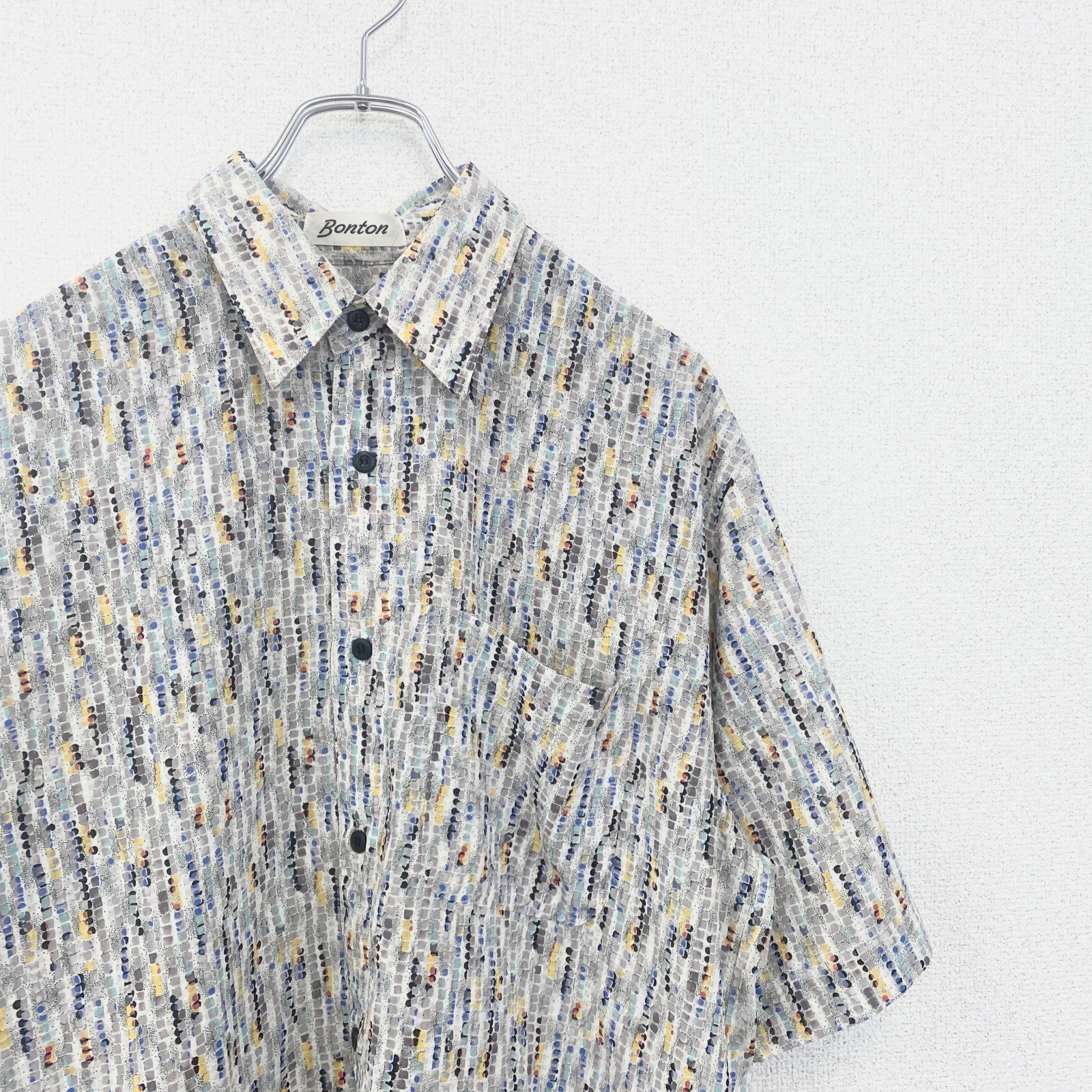 古着 used　Bonton　半袖プリント総柄シャツ　レトロデザイン　幾何学　胸ポケット　カラフル　カジュアル　