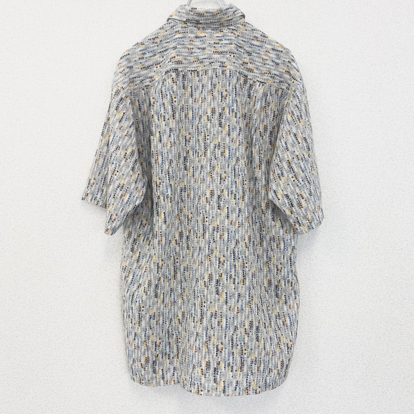 古着 used　Bonton　半袖プリント総柄シャツ　レトロデザイン　幾何学　胸ポケット　カラフル　カジュアル　